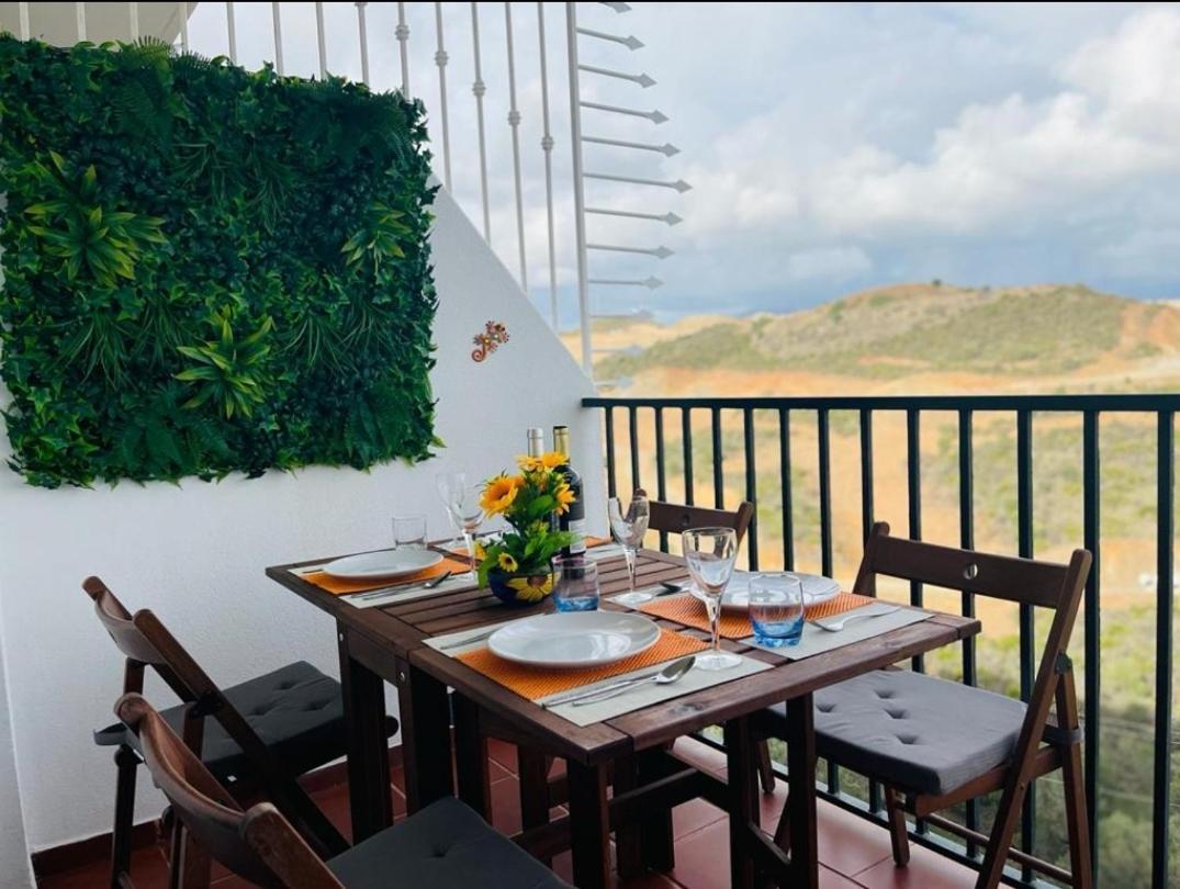 Two Bed, Two Bath Apartment With Sea Views - Angel De Miraflores Malaga Ngoại thất bức ảnh